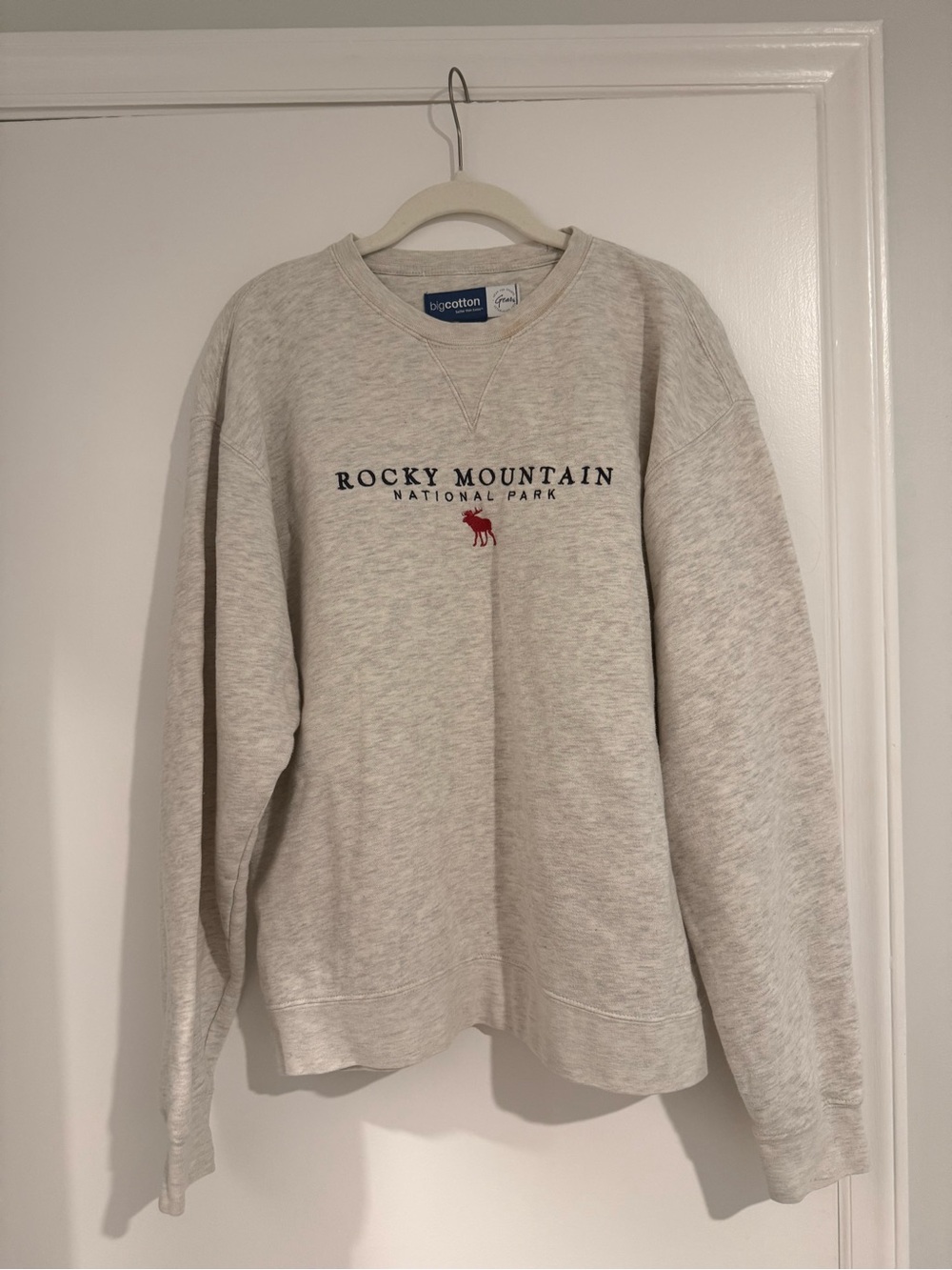 Women’s Rocky Mountain National Park Light Heather Gray Crewneck Sweatshirt M